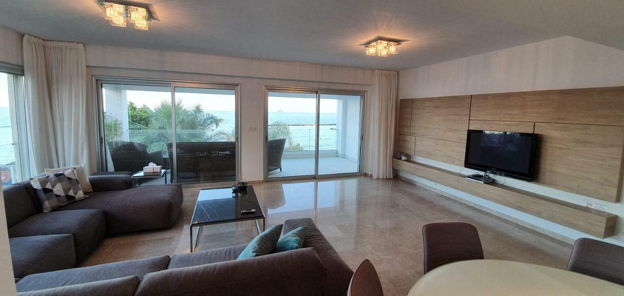 Pegasus Beach Front Apartment Limassol Exterior photo