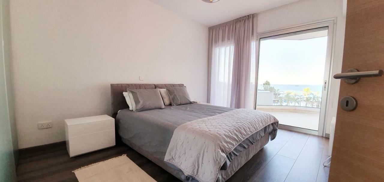 Pegasus Beach Front Apartment Limassol Exterior photo