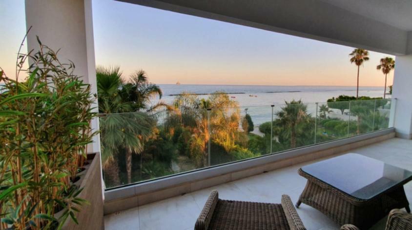 Pegasus Beach Front Apartment Limassol Exterior photo